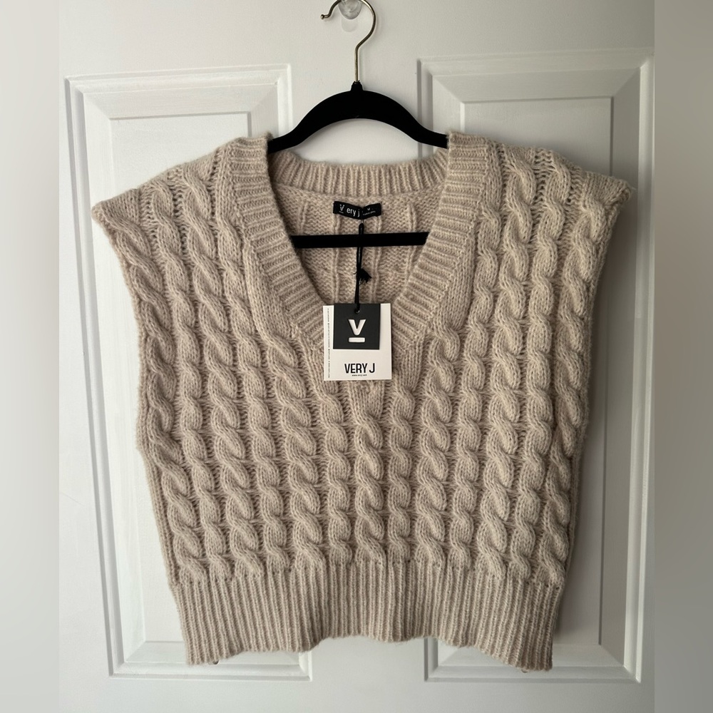 V-neck Crop Sweater Vest